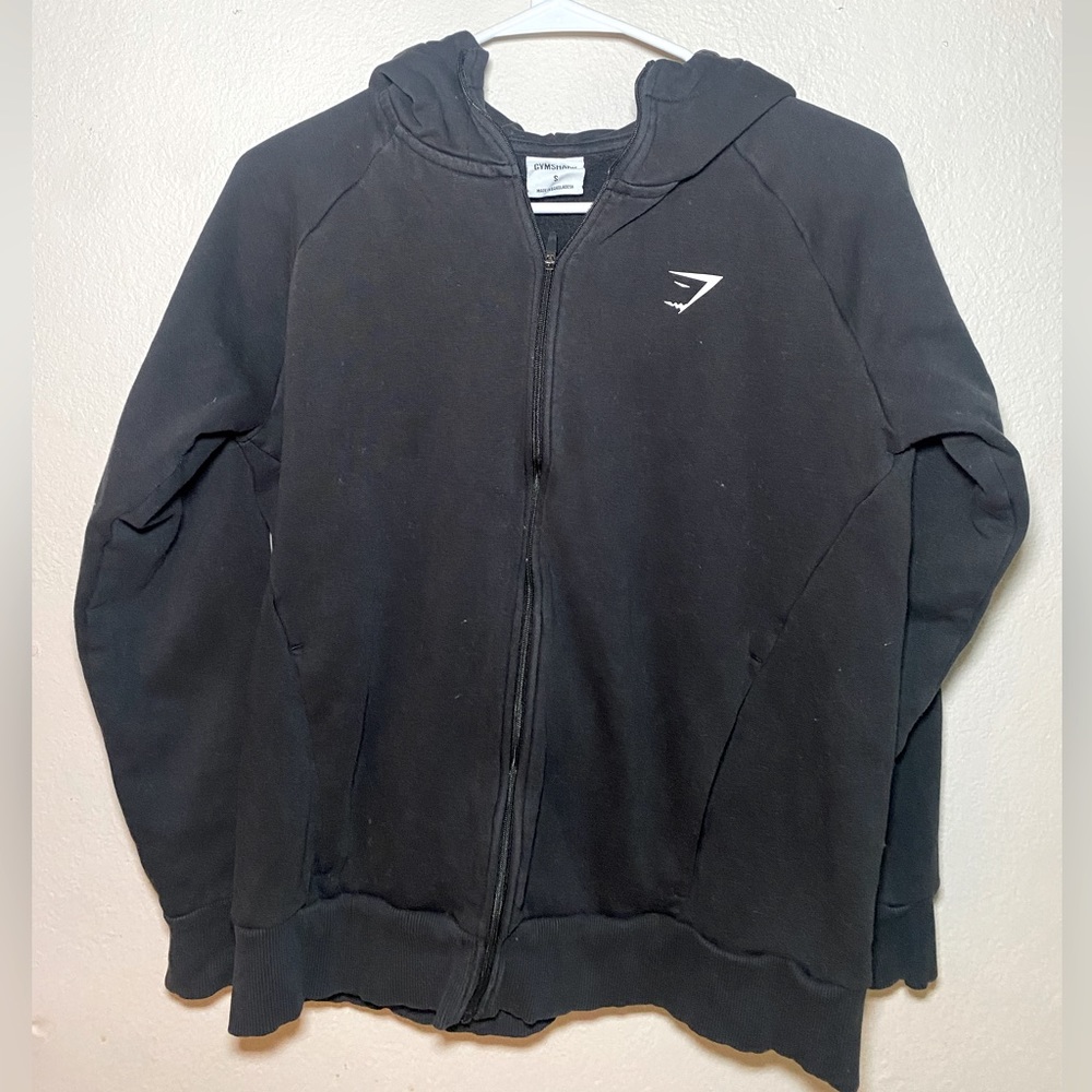 Selling a women’s size small thick GYMSHARK zip up